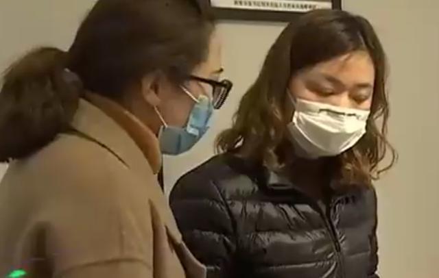 只要躺下就有东西蠕动打开床垫一看女子崩溃：浑身火狐电竞都起鸡皮疙瘩(图3)