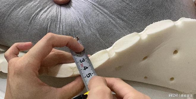 火狐电竞不试躺怎么确定一款床垫的好坏？记住5句口诀就能少踩坑(图4)