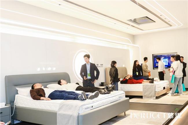 火狐电竞智启健康睡眠新时代慕思五大系列产品惊艳亮相国际名家具展(图2)