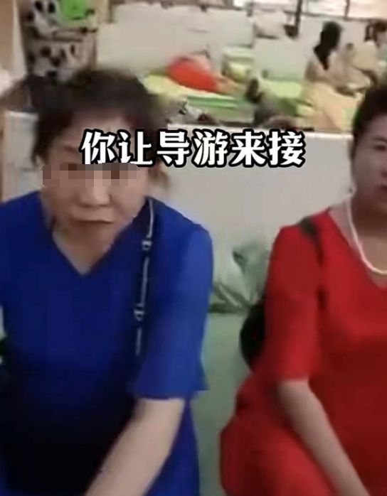 火狐电竞闹大了！云南37名游客被扣不买床垫不让走云南文旅介入调查(图13)